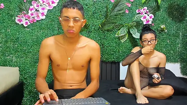 MielAndLeo online show from September 30, 6:07 am