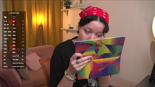 Snapshot of bluebeell chatting on September 8, 9:03 pm bluebeell online show from September 8, 9:03 pm