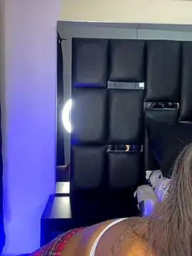 Snapshot of Kendra_C chatting on October 21, 1:06 am Kendra C online show from October 21, 1:06 am