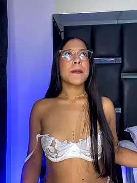 Snapshot of Kendra_C chatting on October 23, 1:05 am Kendra C online show from October 23, 1:05 am