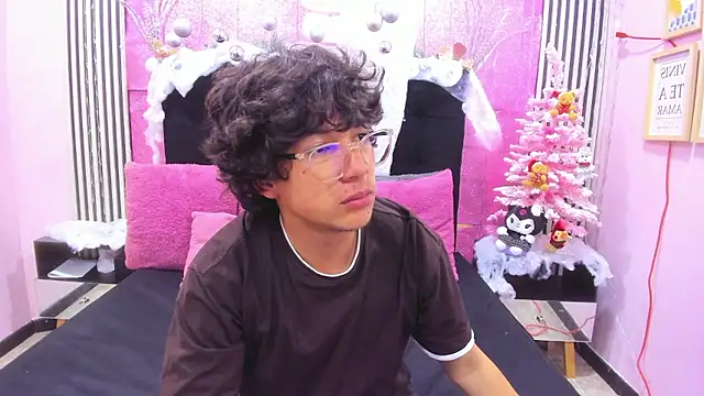 Desire Ecstasy online show from January 8, 7:05 pm