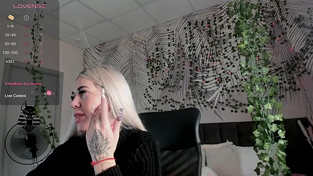 Kira Key online show from January 9, 1:41 am