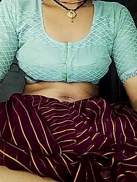 Snapshot of Hut_rotu_cute chatting on May 26, 5:42 pm Hut rotu cute online show from May 26, 5:42 pm