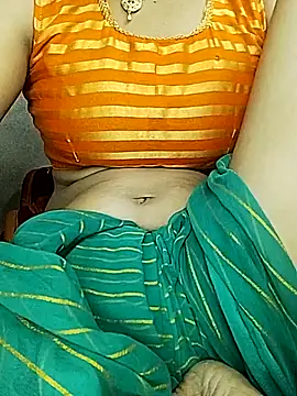 Snapshot of Hut_rotu_cute chatting on May 31, 6:09 pm Hut rotu cute online show from May 31, 6:09 pm