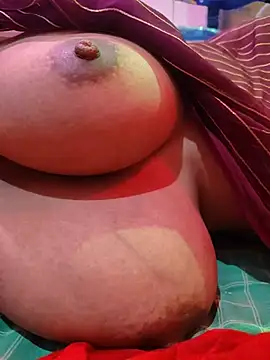 Snapshot of Hut_rotu_cute chatting on July 31, 11:26 pm Hut rotu cute online show from July 31, 11:26 pm