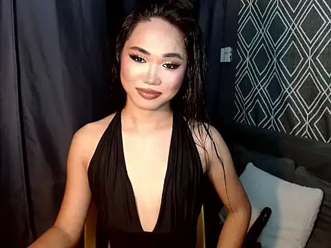 Snapshot of hugesignificant_69 chatting on December 22, 10:34 am hugesignificant 69 online show from December 22, 10:34 am