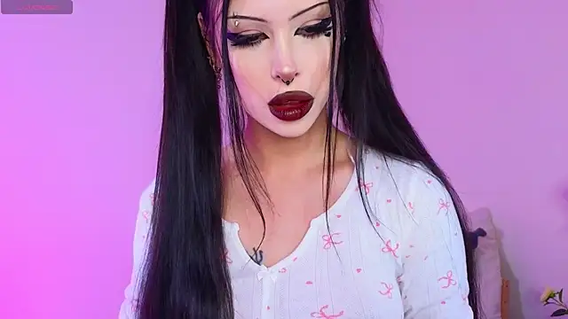 Snapshot of venomeowww__ chatting on September 27, 3:22 am venomeowww online show from September 27, 3:22 am