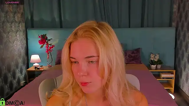 Aurora Bennet online show from September 22, 12:01 am