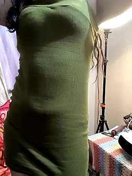 queenbuggi online show from December 5, 11:08 am