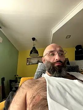 Snapshot of smint06 chatting on October 5, 3:43 pm smint06 online show from October 5, 3:43 pm