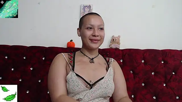 Snapshot of Cherry_vald chatting on November 5, 11:54 am Cherry vald online show from November 5, 11:54 am