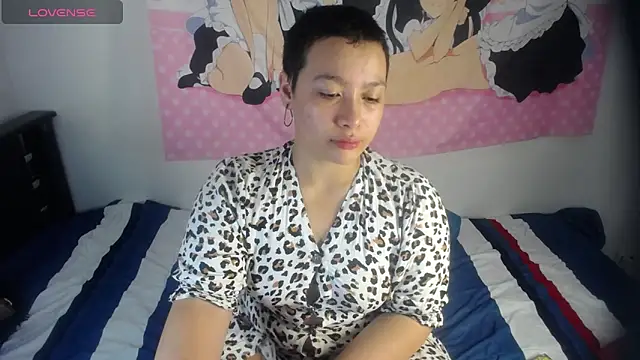 Snapshot of Cherry_vald chatting on June 18, 2:32 pm Cherry vald online show from June 18, 2:32 pm