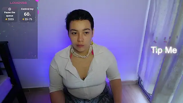Snapshot of Cherry_vald chatting on July 17, 1:29 pm Cherry vald online show from July 17, 1:29 pm