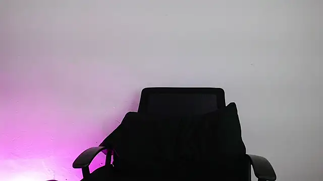 Snapshot of Valakiablood chatting on November 15, 12:08 am Valakiablood online show from November 15, 12:08 am