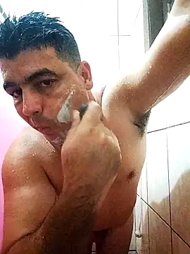 Snapshot of branquinho3 chatting on April 22, 2:47 am branquinho3 online show from April 22, 2:47 am