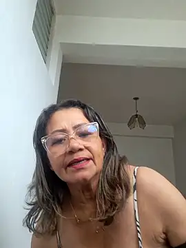 Vickysweeeettt online show from April 16, 1:34 pm