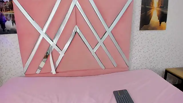 scarletross  online show from March 18, 2:42 pm