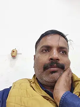 vardh033 online show from December 1, 7:46 am