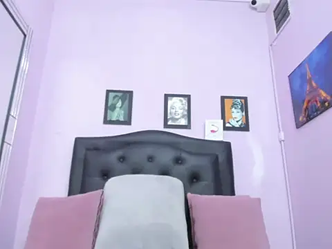 monalind220 online show from March 10, 1:27 pm