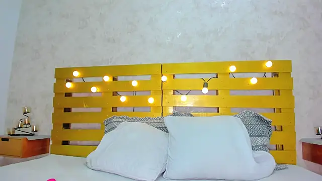 thalia888  online show from November 26, 7:15 pm