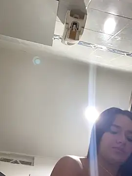 Snapshot of Luciaparker03 chatting on November 20, 2:50 pm Luciaparker03 online show from November 20, 2:50 pm