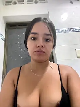 Snapshot of Luciaparker03 chatting on November 22, 3:55 pm Luciaparker03 online show from November 22, 3:55 pm