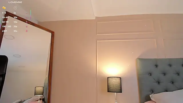  miss mia online show from April 7, 1:00 pm