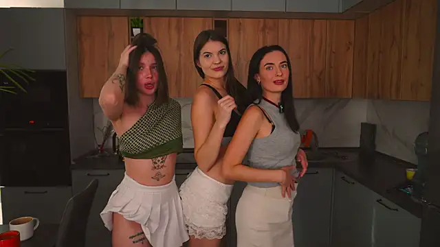 Snapshot of Anny_Molly chatting on October 5, 6:01 am Anny Molly online show from October 5, 6:01 am