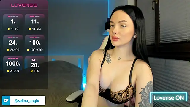 Snapshot of SelinaStorm chatting on December 1, 12:59 am SelinaStorm online show from December 1, 12:59 am