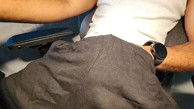 Snapshot of catt18 chatting on September 13, 2:50 pm catt18 online show from September 13, 2:50 pm