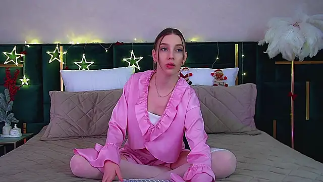 Snapshot of VeronicaVances chatting on December 3, 6:06 pm VeronicaVances online show from December 3, 6:06 pm