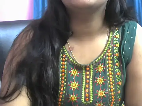 Snapshot of Queenxxx98 chatting on October 19, 9:26 pm Queenxxx98 online show from October 19, 9:26 pm