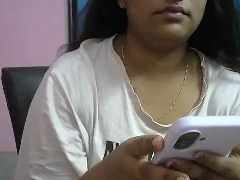 Snapshot of Queenxxx98 chatting on October 22, 7:57 pm Queenxxx98 online show from October 22, 7:57 pm