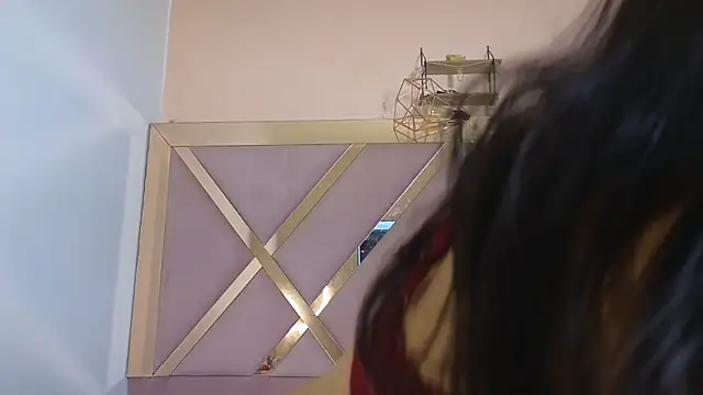 Sophia moo  online show from March 18, 5:10 am