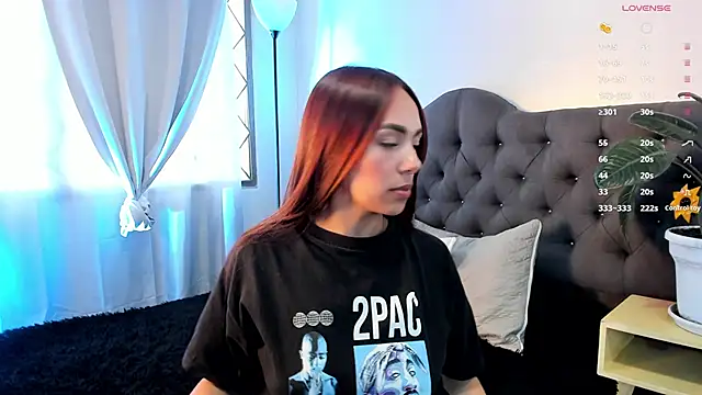 Snapshot of nikolevoshkie_ chatting on September 10, 7:25 pm nikolevoshkie online show from September 10, 7:25 pm