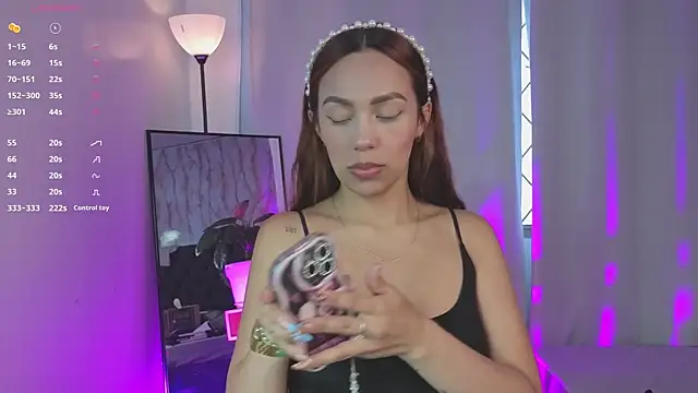 Snapshot of nikolevoshkie_ chatting on October 15, 7:47 pm nikolevoshkie online show from October 15, 7:47 pm