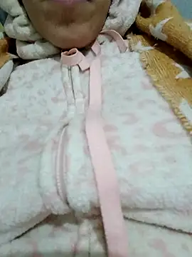 Snapshot of Ahalm chatting on December 16, 8:25 pm Ahalm online show from December 16, 8:25 pm