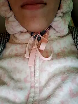 Snapshot of Ahalm chatting on December 17, 1:28 pm Ahalm online show from December 17, 1:28 pm