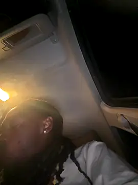 Snapshot of Scattyboo chatting on November 6, 11:37 pm Scattyboo online show from November 6, 11:37 pm