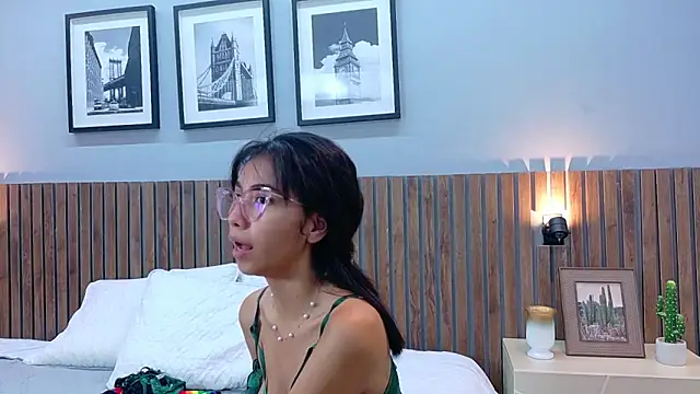 luna roja25 online show from February 25, 2:05 pm