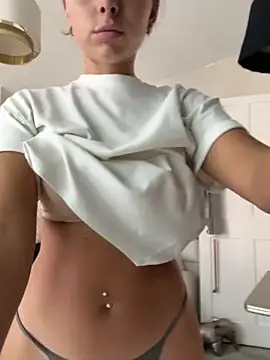 Snapshot of KayleeBella chatting on September 12, 3:01 pm KayleeBella online show from September 12, 3:01 pm