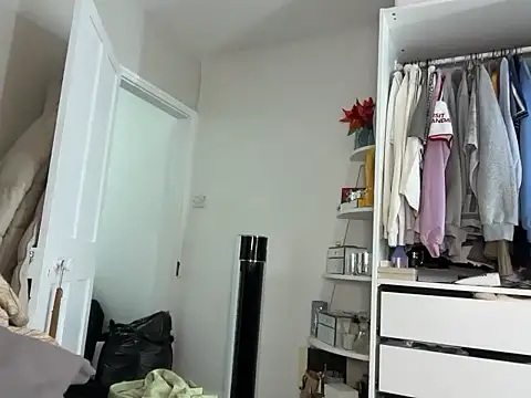 Snapshot of KayleeBella chatting on October 7, 7:55 pm KayleeBella online show from October 7, 7:55 pm