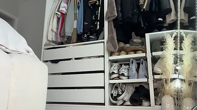 Snapshot of KayleeBella chatting on October 11, 1:31 pm KayleeBella online show from October 11, 1:31 pm