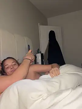 Snapshot of KayleeBella chatting on November 15, 5:20 pm KayleeBella online show from November 15, 5:20 pm