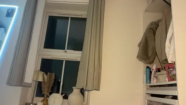 Snapshot of KayleeBella chatting on November 19, 9:59 pm KayleeBella online show from November 19, 9:59 pm