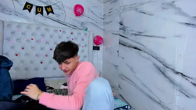 Ari and Storm online show from April 14, 2:12 pm