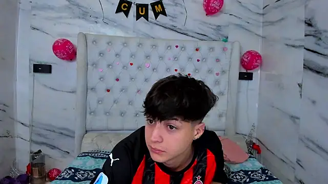 Ari and Storm online show from April 17, 2:42 pm