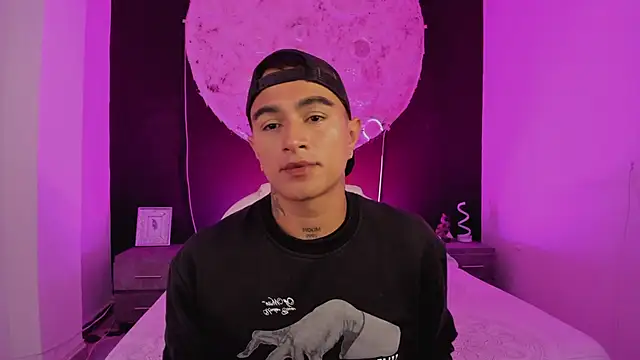 Snapshot of LiamDeep chatting on September 15, 5:51 am LiamDeep online show from September 15, 5:51 am