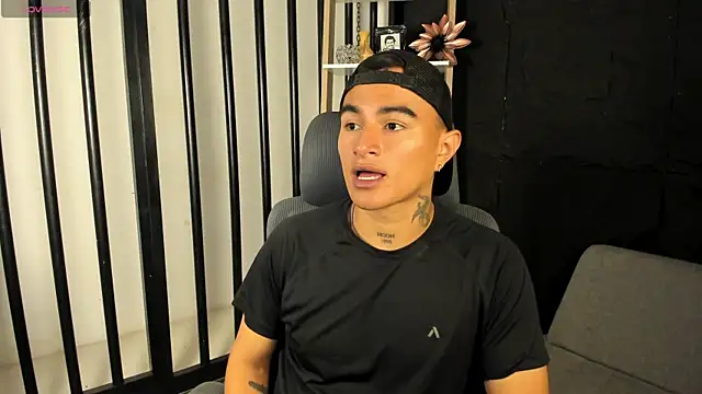 Snapshot of LiamDeep chatting on September 19, 1:18 am LiamDeep online show from September 19, 1:18 am