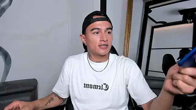 Snapshot of LiamDeep chatting on October 4, 6:39 pm LiamDeep online show from October 4, 6:39 pm